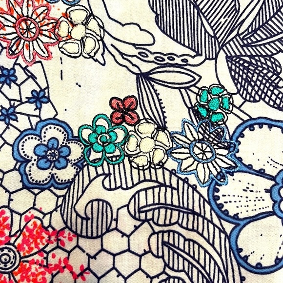 Beautiful, like new Robert Graham shirt - Picture 2 of 11